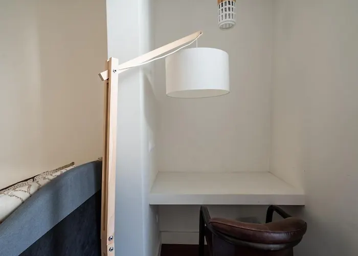 Akicity Saldanha White * Lisboa