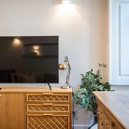 Akicity Saldanha White Apartment